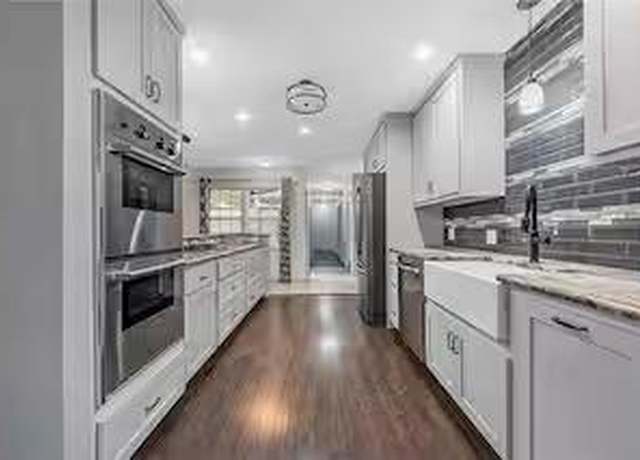 Property at 500 N Neches St, Whitney, TX 76692, 5 beds, 2.5 baths