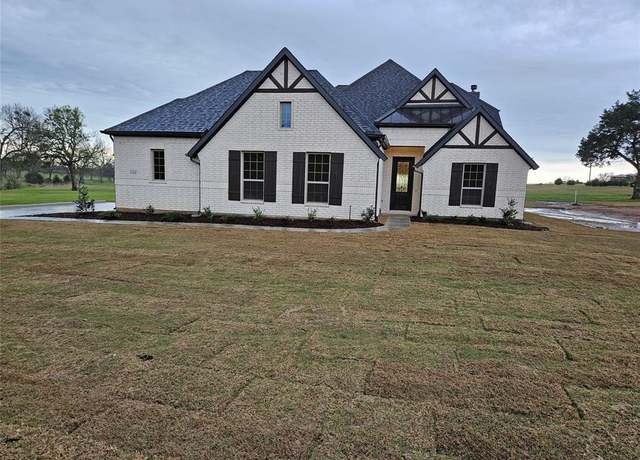 Property at 188 Yowell Rd, Whitesboro, TX 76273, 4 beds, 3 baths
