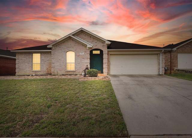 Property at 5005 Vaquero Dr, Arlington, TX 76017, 4 beds, 2 baths