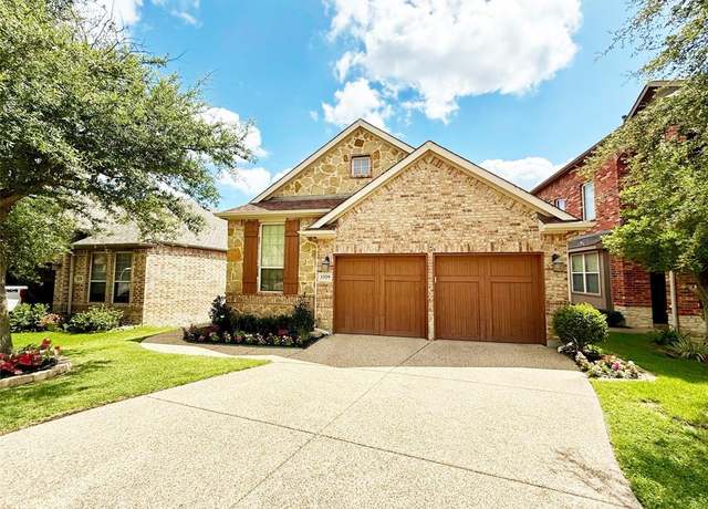 Property at 1329 Cog Hill Dr, Fort Worth, TX 76120, 3 beds, 2 baths