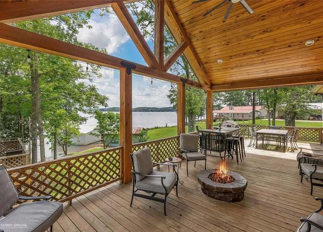Property at 1072 Featherston Rd, Homer, LA 71040, 4 beds, 2 baths