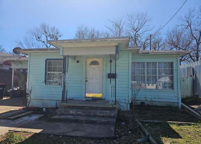 Property at 330 Pine Blf, Paris, TX 75460, 2 beds, 1 bath