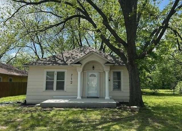 Property at 712 E Main St, Whitesboro, TX 76273, 2 beds, 1 bath