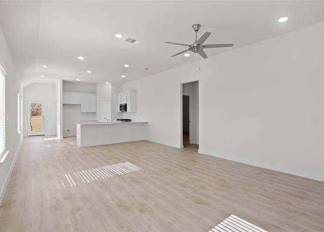 Property at 800 Pine Beach Dr, Mckinney, TX 75071, 3 beds, 2 baths