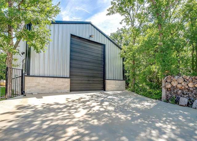 Property at 1008 Trinity Oaks Rd, Weatherford, TX 76087, 3 beds, 3.5 baths