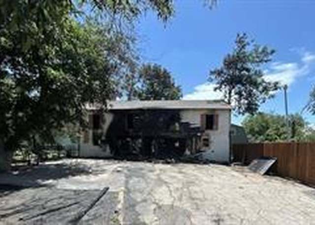 Property at 821 S Ayers Ave, Fort Worth, TX 76103