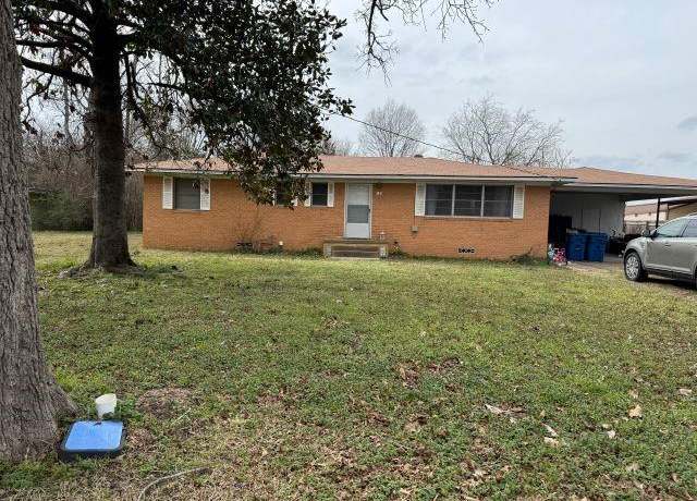 Property at 185 Magnolia St, Van, TX 75790, 2 beds, 2 baths