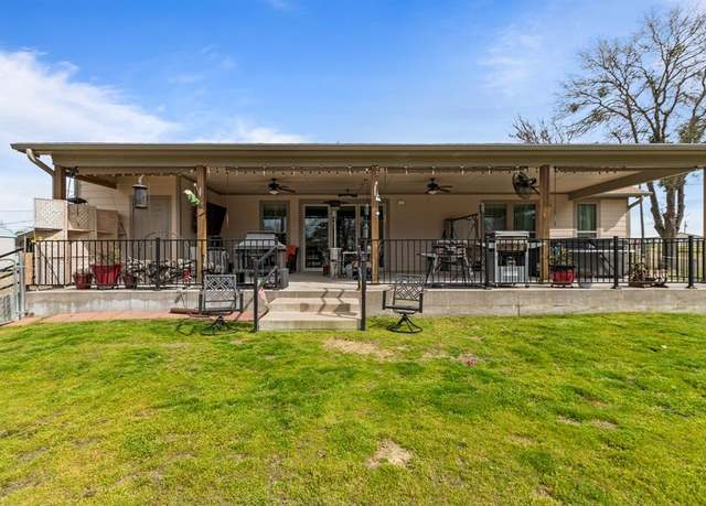 Property at 2312 Driftwood Dr, Tool, TX 75143, 3 beds, 2 baths
