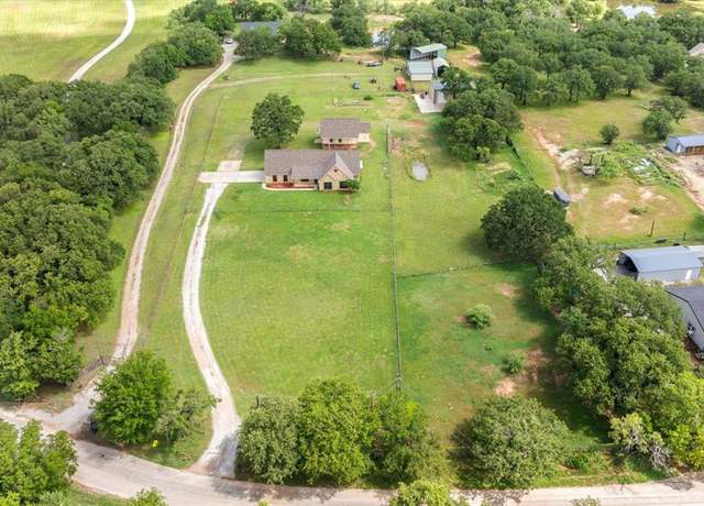 Property at 1511 Cabaniss Ln, Weatherford, TX 76088, 4 beds, 3 baths