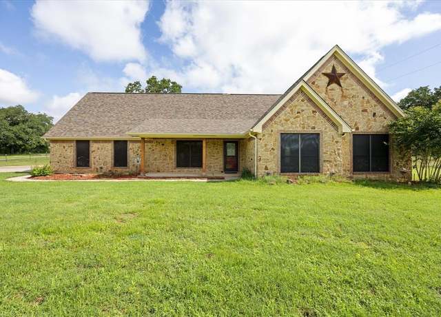 Property at 1511 Cabaniss Ln, Weatherford, TX 76088, 4 beds, 3 baths