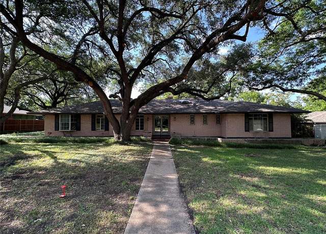 Property at 7139 Baxtershire Dr, Dallas, TX 75230, 3 beds, 2 baths