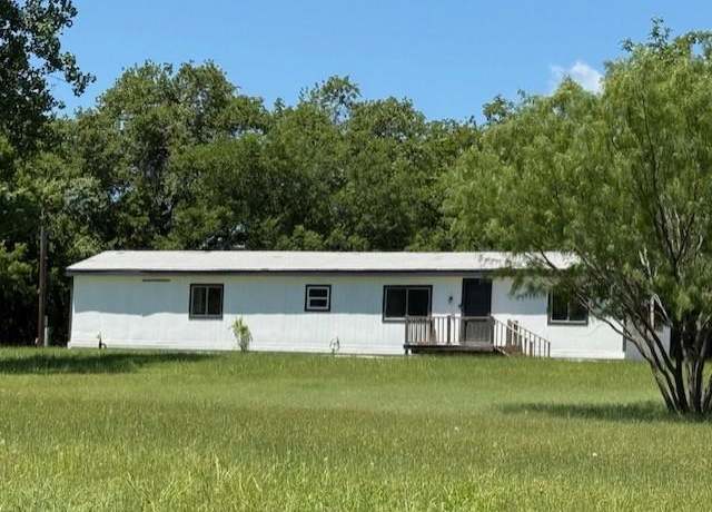 Property at 125 Oak Dr, Springtown, TX 76082, 3 beds, 2 baths