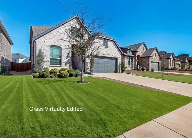 Property at 529 Hummingbird Dr, Celina, TX 75009, 4 beds, 3 baths
