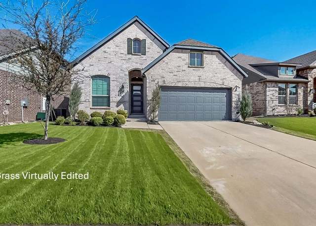 Property at 529 Hummingbird Dr, Celina, TX 75009, 5 beds, 3 baths