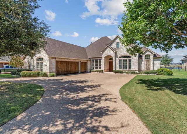 Property at 2703 Waters Edge Dr, Granbury, TX 76048, 3 beds, 3.5 baths