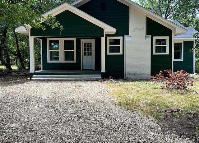 Property at 304 3rd St, Kerens, TX 75144, 3 beds, 2 baths