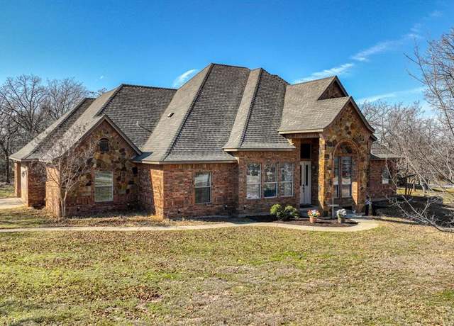 Property at 216 S Natural Springs Ln, Azle, TX 76020, 3 beds, 2.5 baths