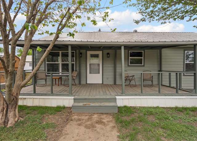 Property at 1205 SW 12th St, Mineral Wells, TX 76067, 2 beds, 1 bath