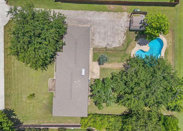 Property at 206 S Field St, Prosper, TX 75078, 4 beds, 2 baths