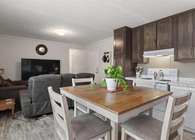 Property at 210 Paula Ct, Granbury, TX 76049, 3 beds, 2 baths
