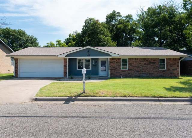 Property at 981 N Garfield Ave, Stephenville, TX 76401, 4 beds, 2 baths