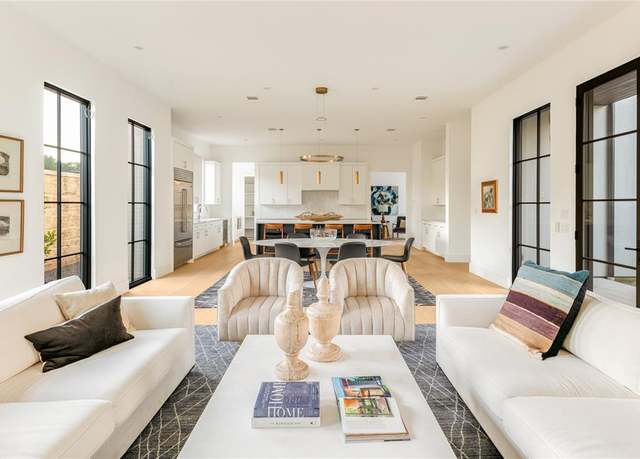 Property at 7702 Chatsworth Pl, Dallas, TX 75230, 4 beds, 4.5 baths