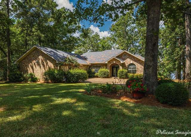 Property at 4109 Ashford Cir, Benton, LA 71006, 4 beds, 3 baths