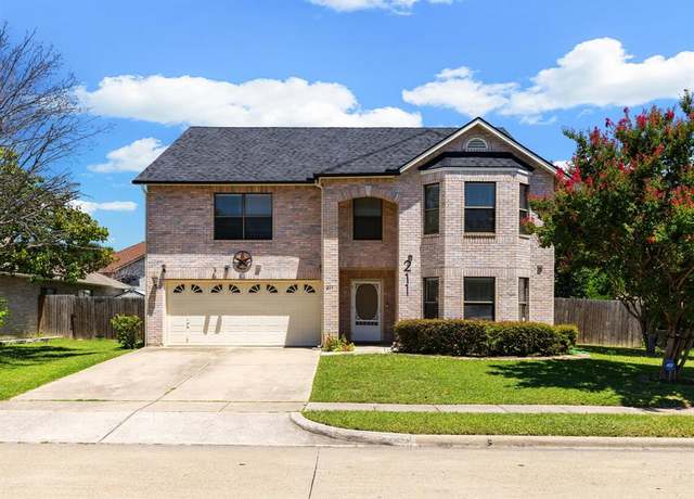 Property at 211 Menlo Park Dr, Arlington, TX 76002, 4 beds, 2.5 baths