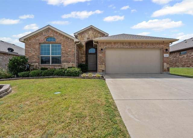 Property at 1104 Dublin Dr, Cleburne, TX 76033, 4 beds, 2 baths