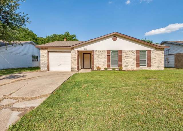 Property at 2210 Sheriff Dr, Grand Prairie, TX 75051, 3 beds, 2 baths