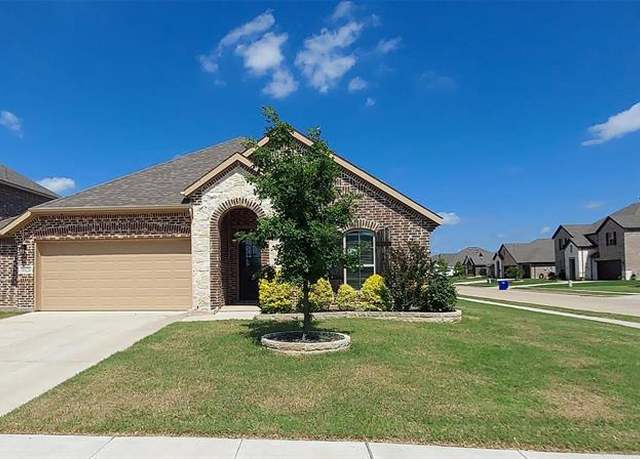 Property at 912 Newberry Ln, Royse City, TX 75189, 3 beds, 2.5 baths