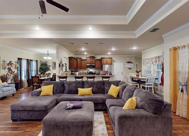 Property at 853 County Road 37, Tyler, TX 75706, 3 beds, 2.5 baths