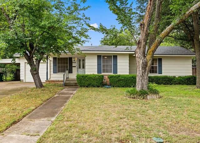 Property at 406 Pierce St, Mcgregor, TX 76657, 3 beds, 2 baths