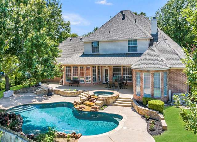 Property at 106 Skyline Dr, Trophy Club, TX 76262, 5 beds, 3 baths