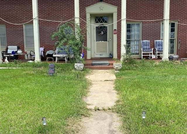 Property at 801 E Hospital St, San Augustine, TX 75972, 6 beds, 4 baths