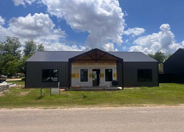 Property at 1001 S 6th St, Merkel, TX 79536, 3 beds, 2 baths