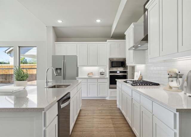 Property at 1716 Ambrosia Rd, Celina, TX 75009, 6 beds, 4 baths