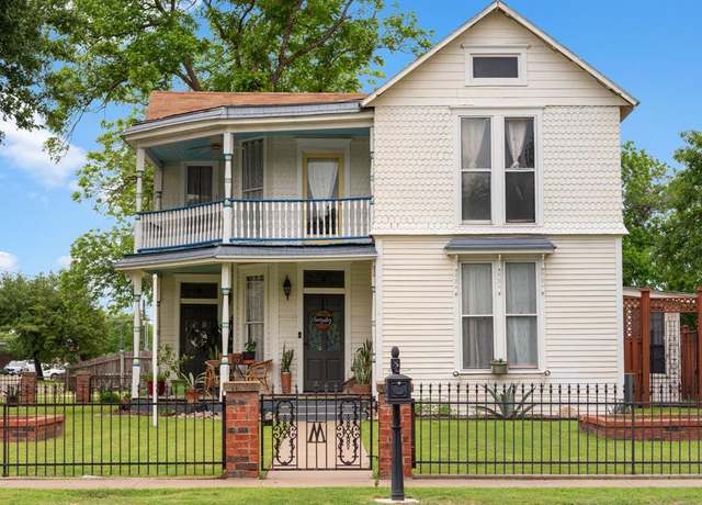 Property at 501 N Anglin St, Cleburne, TX 76031, 3 beds, 2 baths
