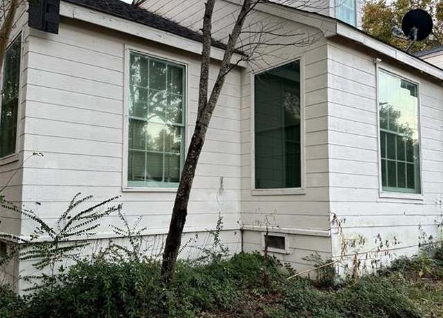 Property at 2314 Cleveland St, Paris, TX 75460, 3 beds, 2 baths