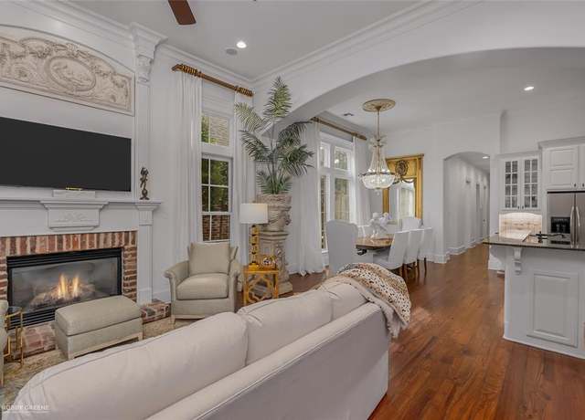 Property at 134 Carondelet Ct, Bossier City, LA 71111, 3 beds, 3 baths