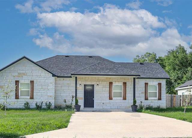 Property at 308 NW 1st St, Kerens, TX 75144, 3 beds, 2 baths