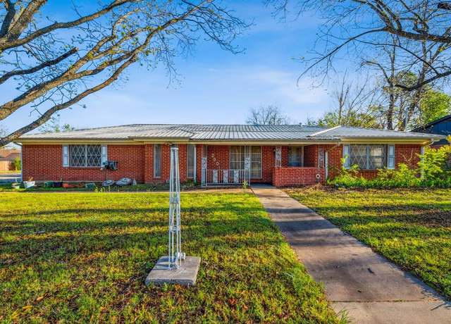 Property at 2901 S Murco Dr, Mineral Wells, TX 76067, 3 beds, 2 baths