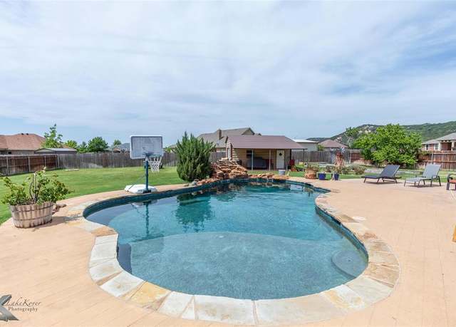 Property at 102 Wait Station Ave, Tuscola, TX 79562, 4 beds, 3 baths