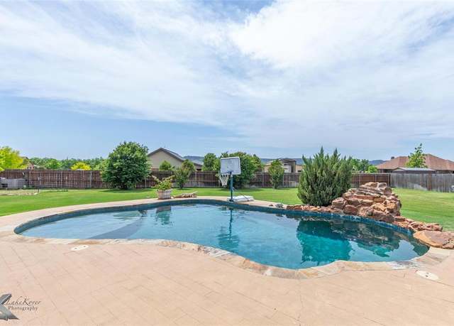Property at 102 Wait Station Ave, Tuscola, TX 79562, 4 beds, 3 baths