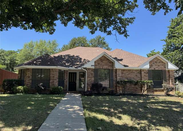 Property at 1906 Buffalo Bend Dr, Lewisville, TX 75067, 4 beds, 2 baths