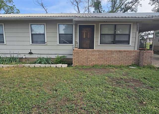 Property at 911 Calcutta St, Brady, TX 76825, 3 beds, 1 bath