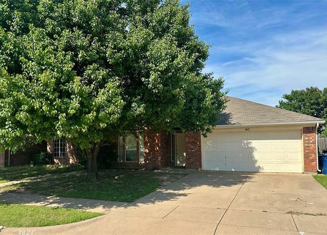 Property at 4821 Topaz Ln, Granbury, TX 76049, 4 beds, 2 baths