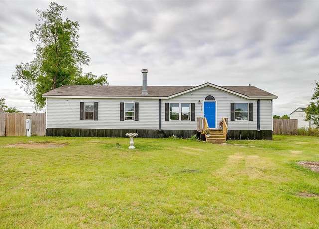 Property at 2909 Berry Patch Ln, Joshua, TX 76058, 3 beds, 2 baths
