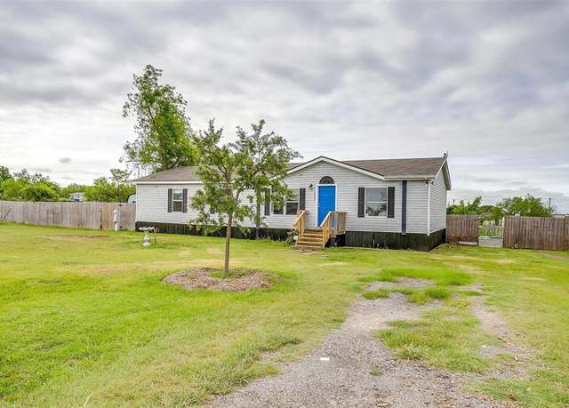Property at 2909 Berry Patch Ln, Joshua, TX 76058, 3 beds, 2 baths