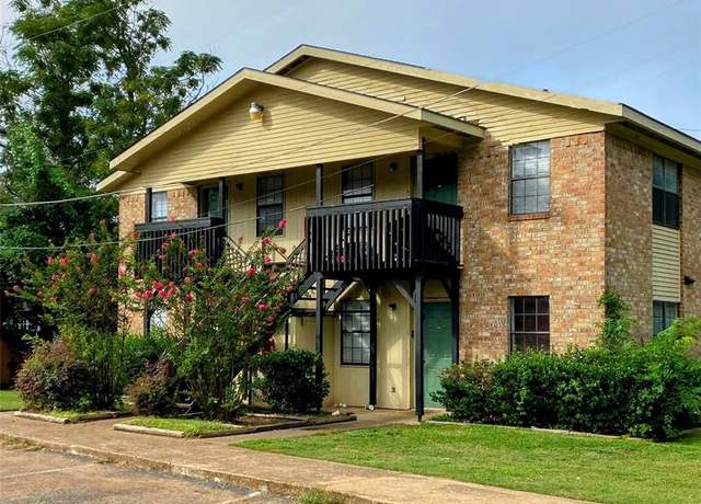 Property at 645 Canada St, Jacksonville, TX 75766